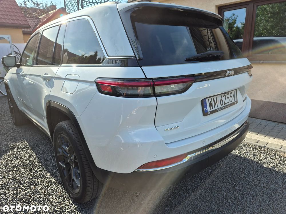 Jeep Grand Cherokee - 16