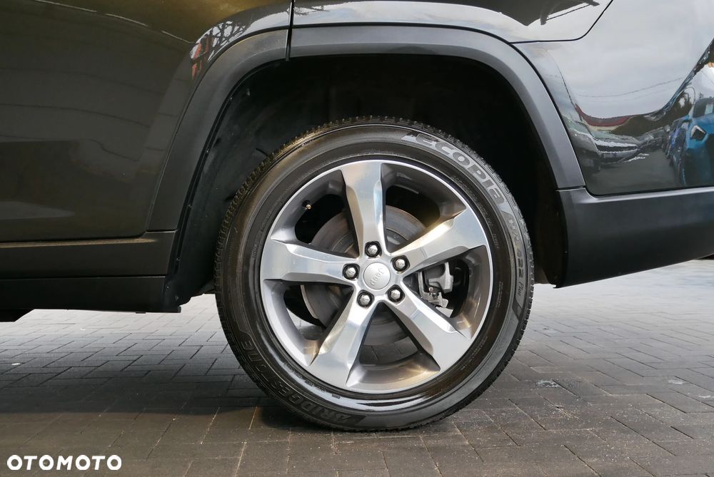 Jeep Grand Cherokee - 36