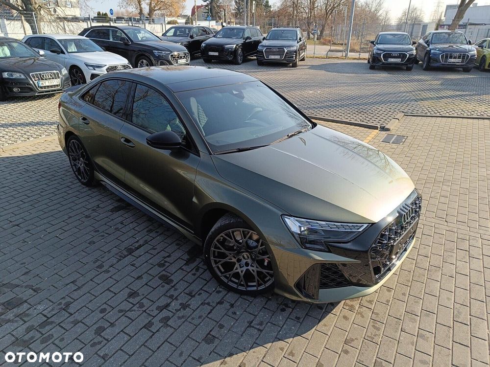 Audi RS3 Limousine - 11