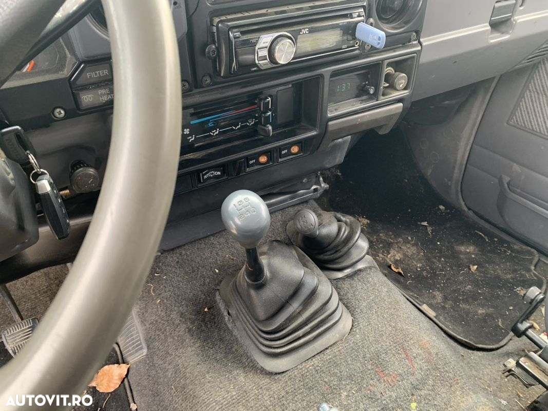 Toyota Land Cruiser - 30