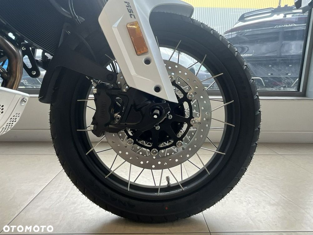 CFMoto MT - 11