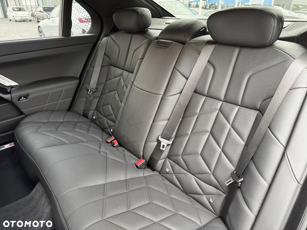 BMW Seria 7 - 22