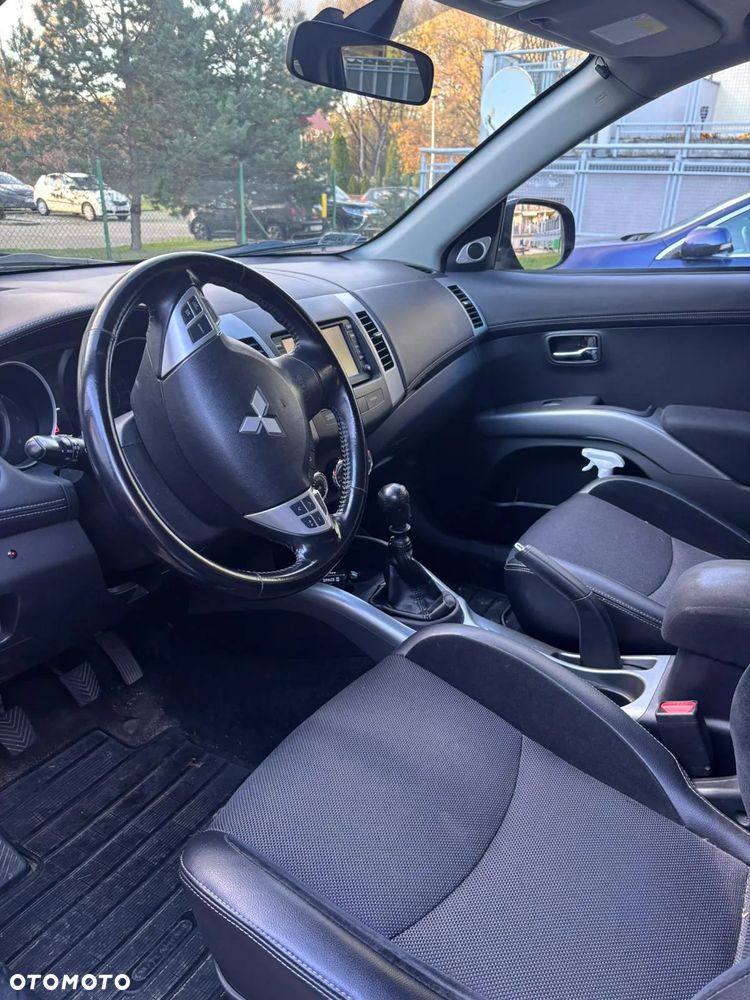 Mitsubishi Outlander - 7
