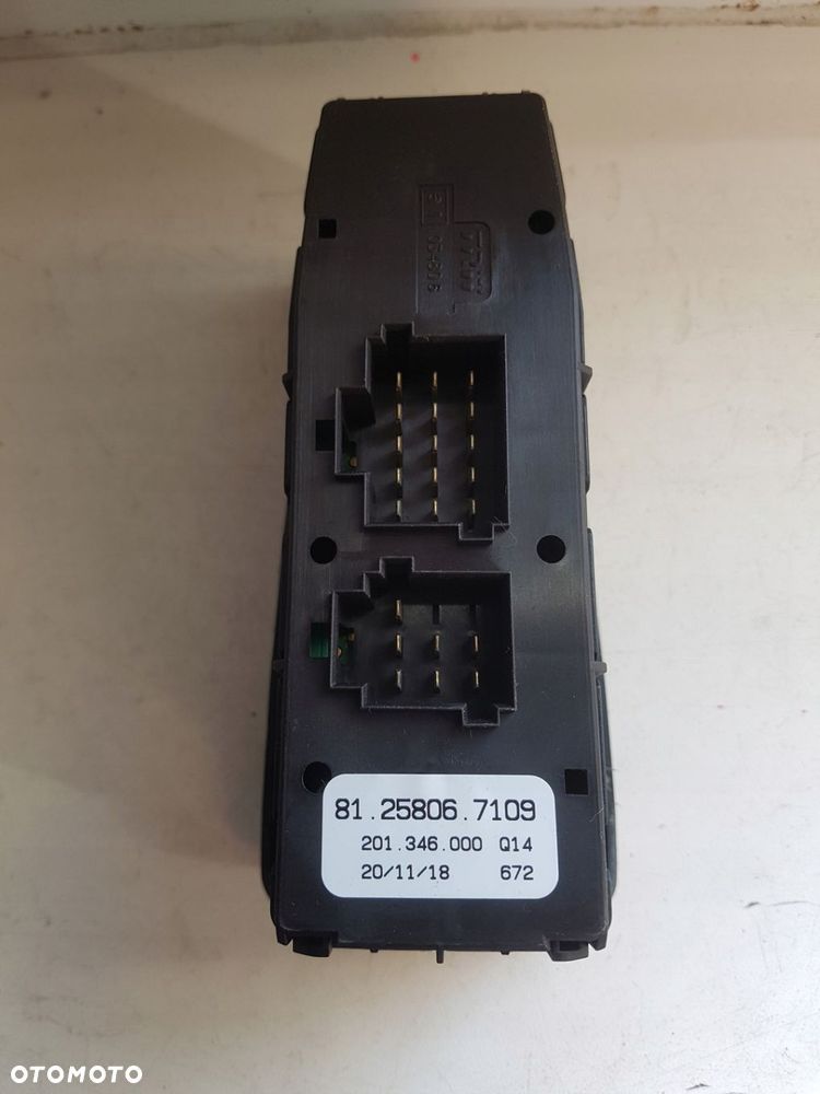 PANEL STEROWANIA SZYBY STEROWNIK LUSTEREK MAN TGX TGS TGL TGM 81258067109 - 2