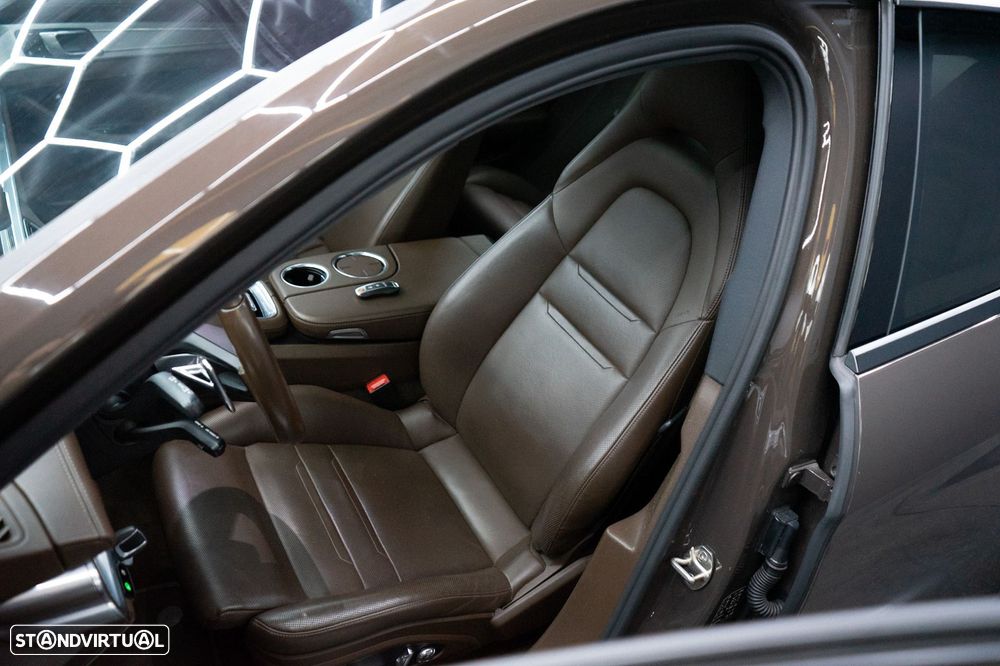 Porsche Panamera Sport Turismo 4 E-Hybrid - 7