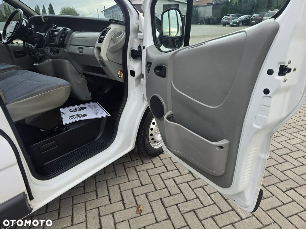 Renault Trafic - 22