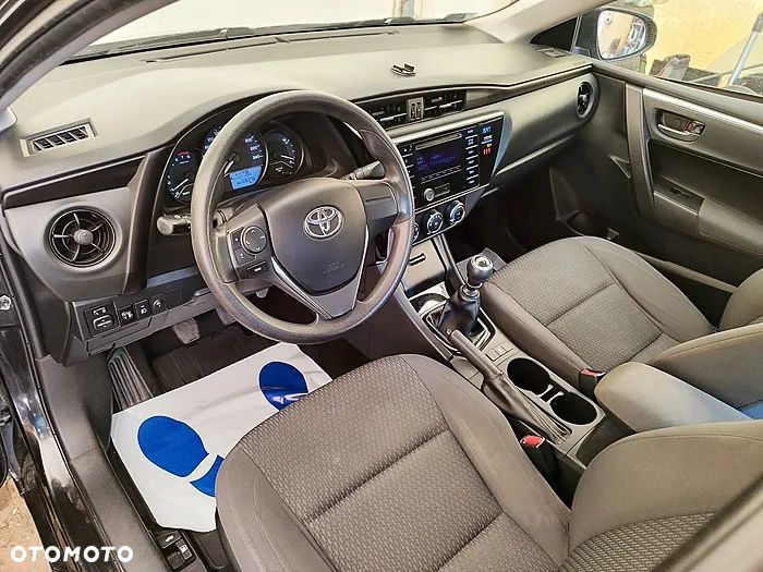 Toyota Corolla - 22