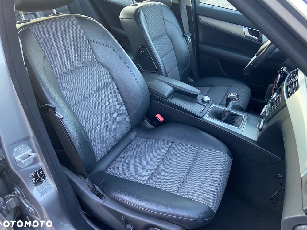 Mercedes-Benz Klasa C 180 CDI Avantgarde Edition - 26