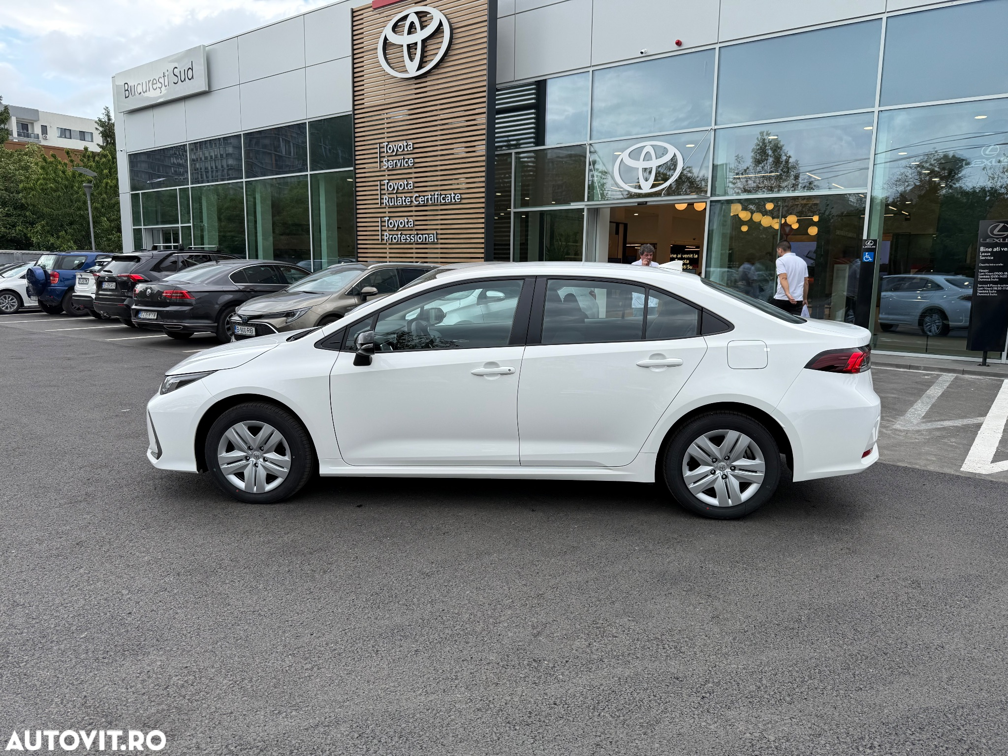 Toyota Corolla Sedan 1.8 HEV Eco - 6