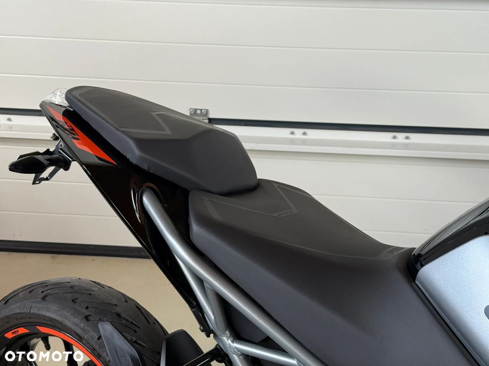 KTM Duke 125 - 28