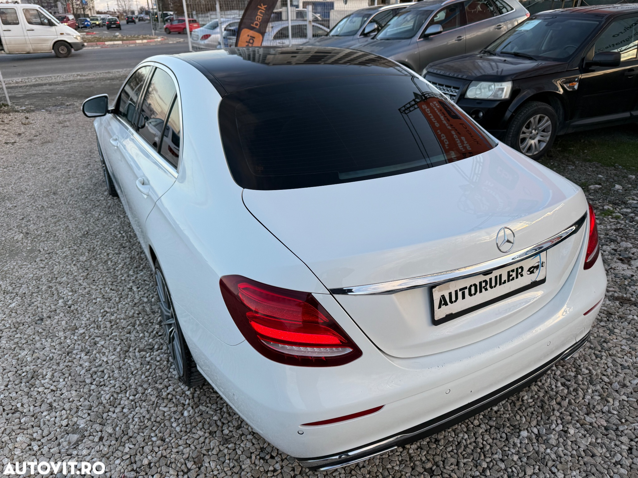 Mercedes-Benz E 220 d 9G-TRONIC AMG Line - 16
