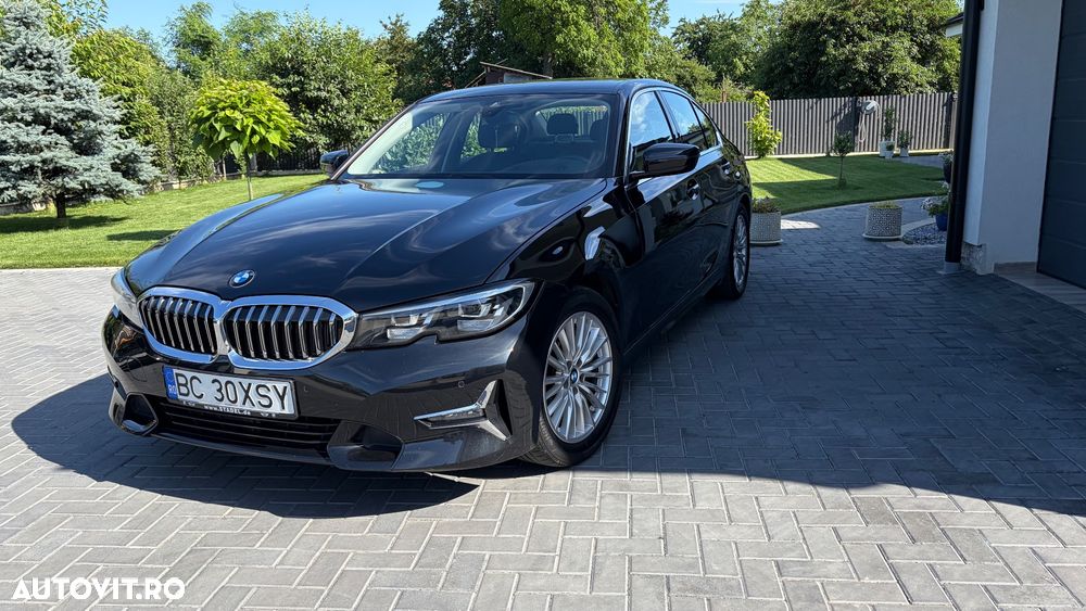 BMW Seria 3 320i Aut. Luxury Line - 32