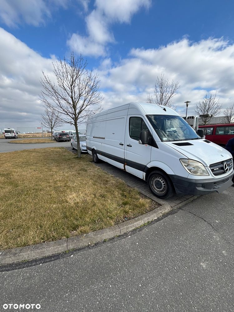Mercedes-Benz Sprinter - 2