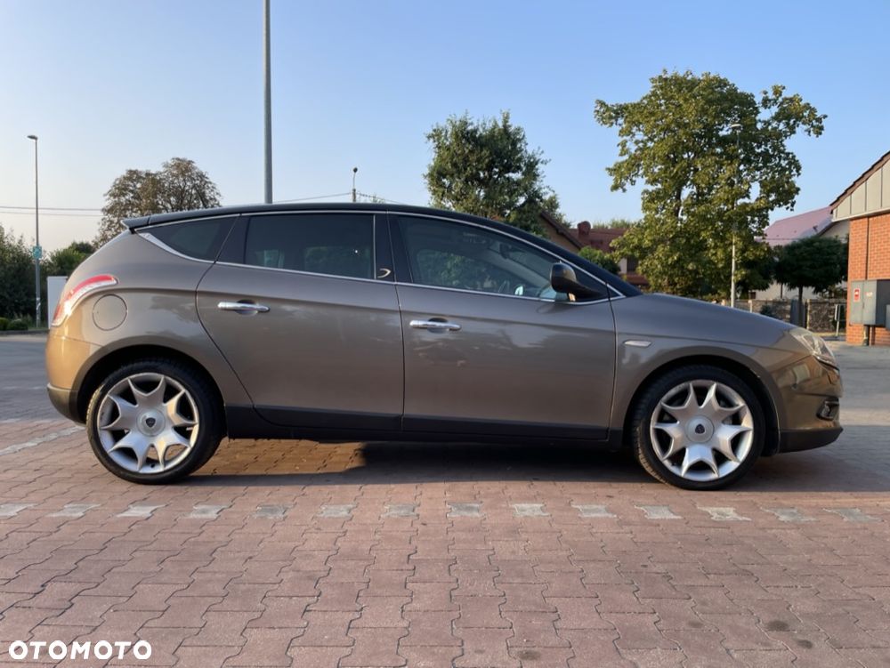 Lancia Delta 1.8 T-Jet Executive Sportronic - 1