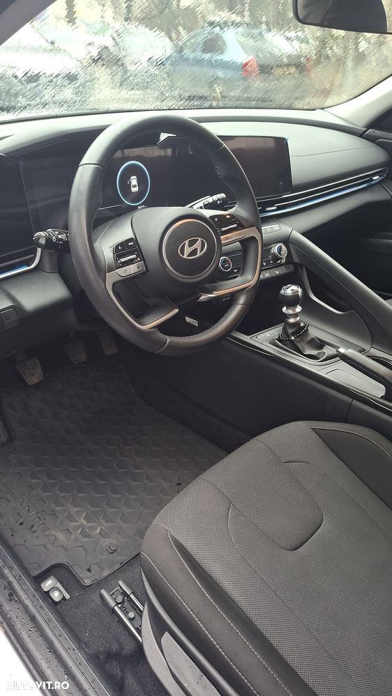 Hyundai Elantra 1.6 l 123 CP 6MT Highway - 10