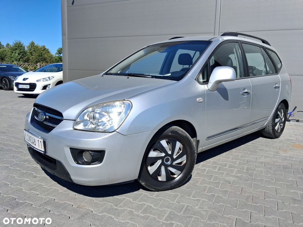 Kia Carens - 4