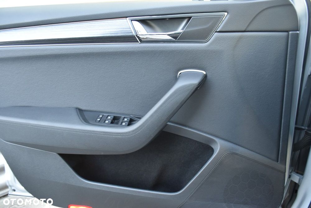 Skoda Superb 2.0 TDI SCR 4x4 Style DSG - 25