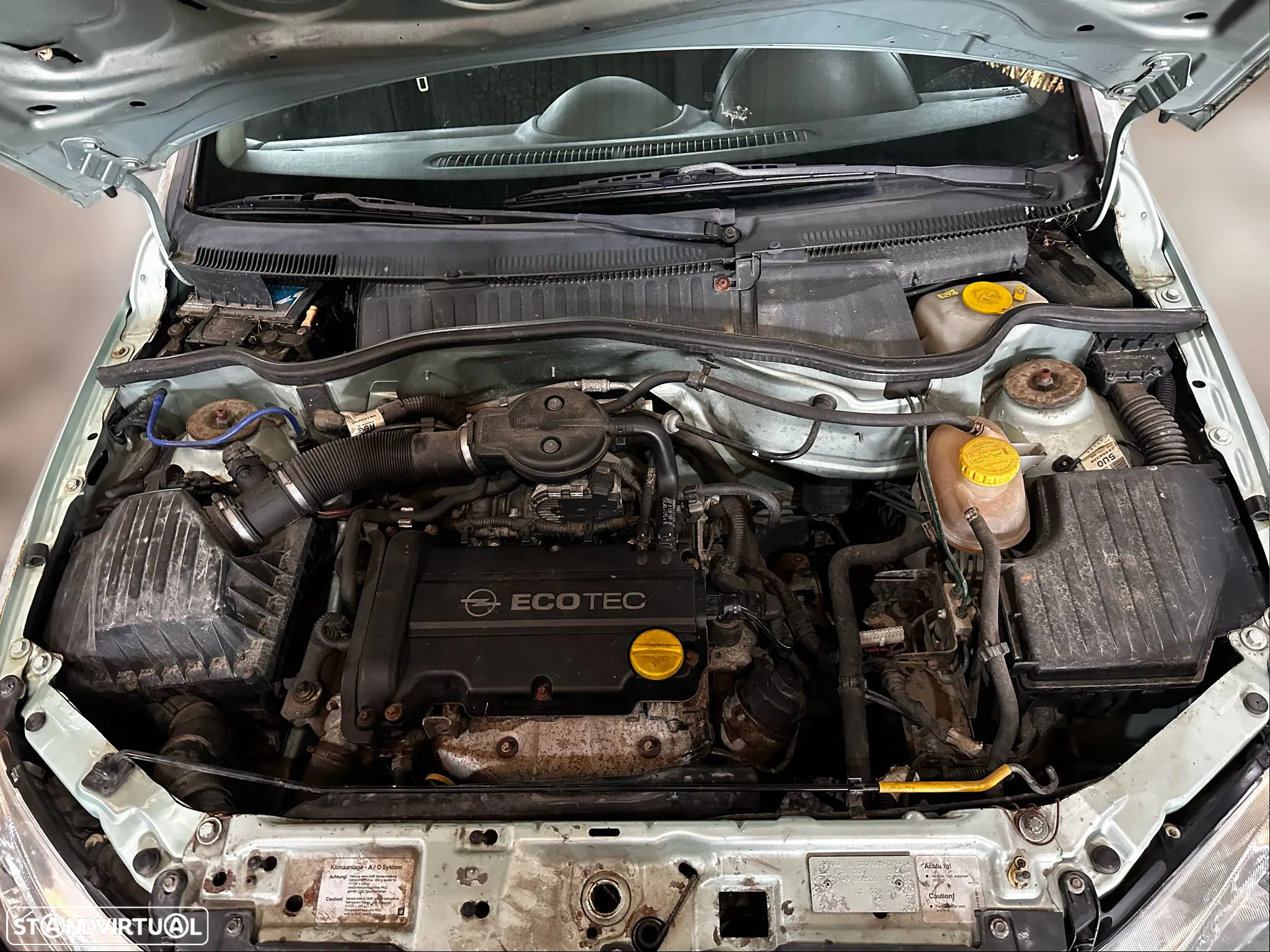 Opel Corsa C 1.2i 75 cv de 2002 para peças - 4