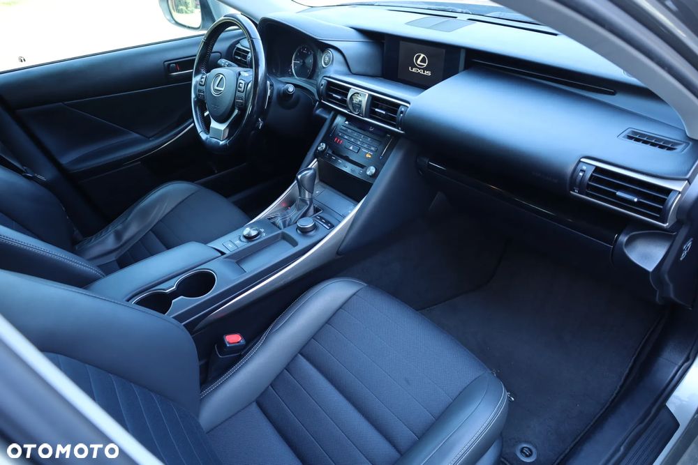 Lexus IS 200t Elegance - 14