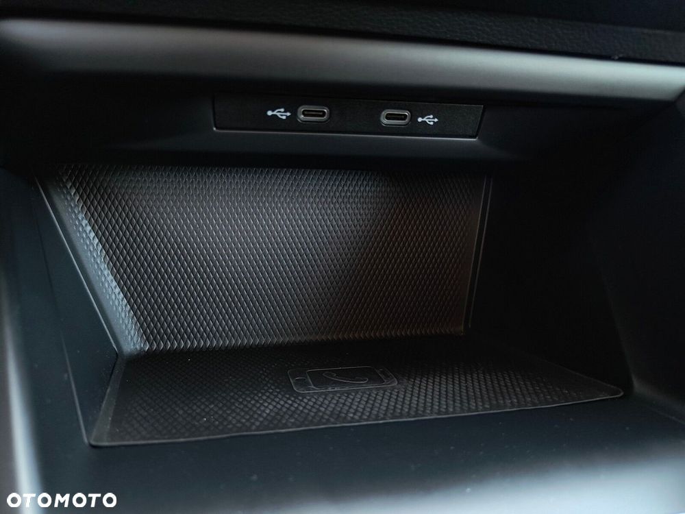 Volkswagen Golf - 28