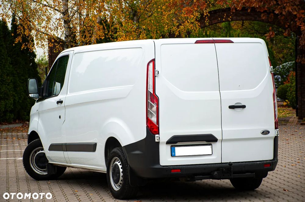 Ford TRANSIT CUSTOM - 13