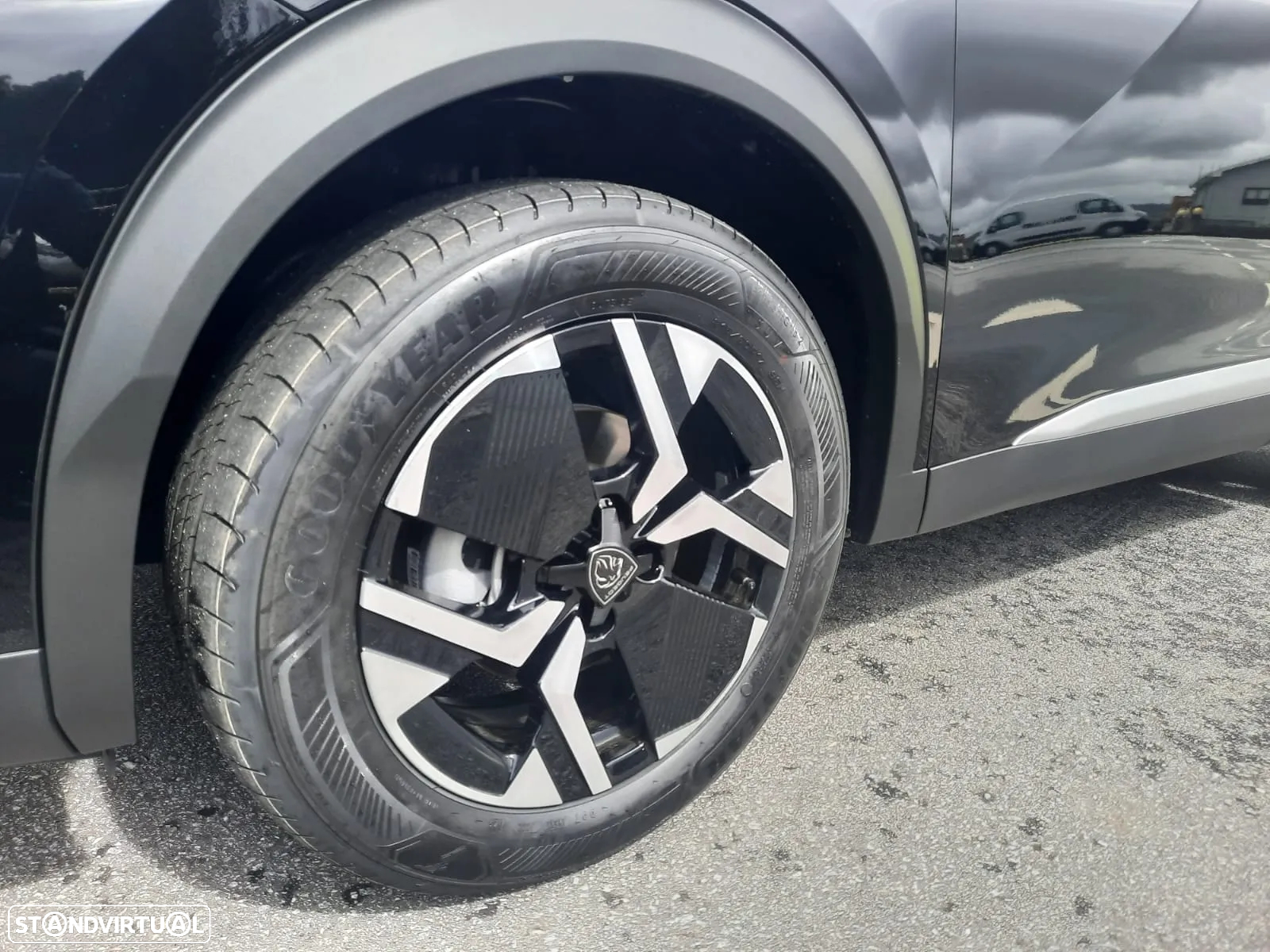 Peugeot 2008 1.2 PureTech Allure - 11