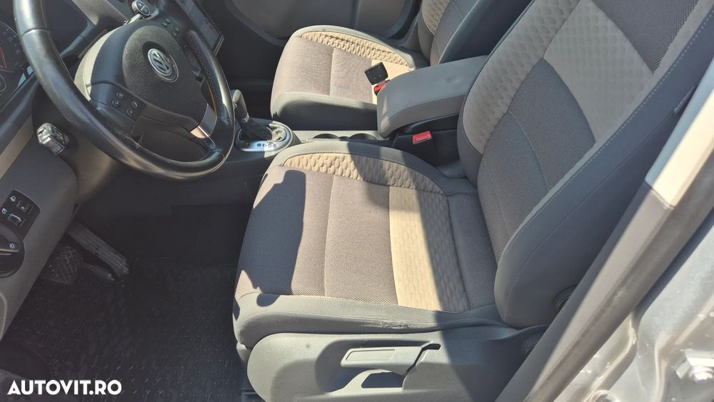 Volkswagen Touran - 15