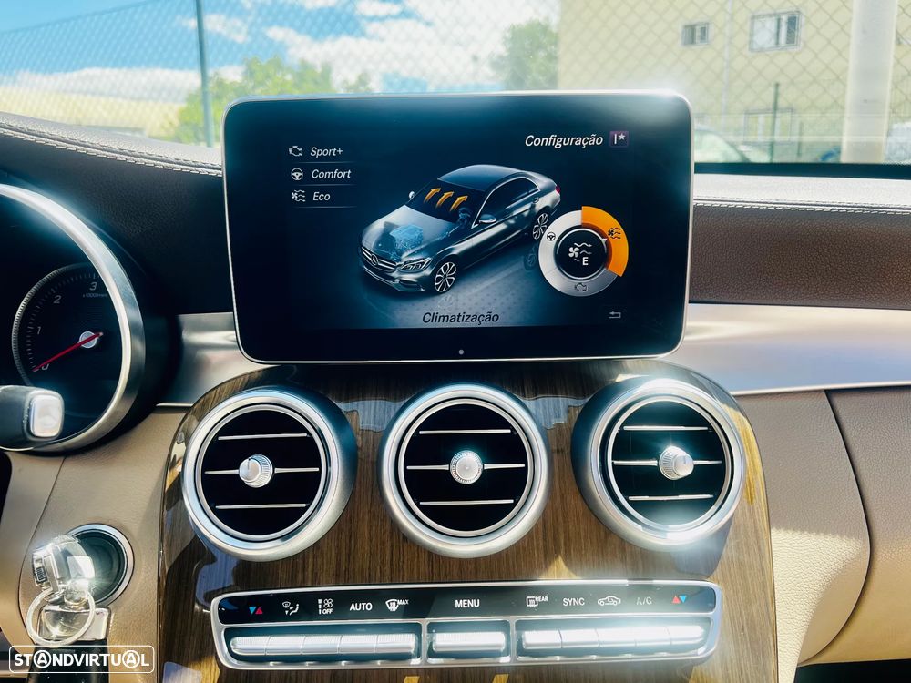 Mercedes-Benz C 300 h - 11
