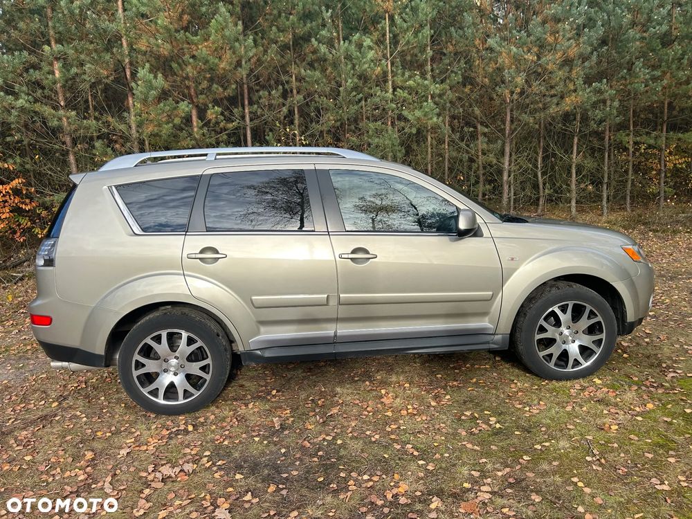 Mitsubishi Outlander 2.0 DID Intense - 2