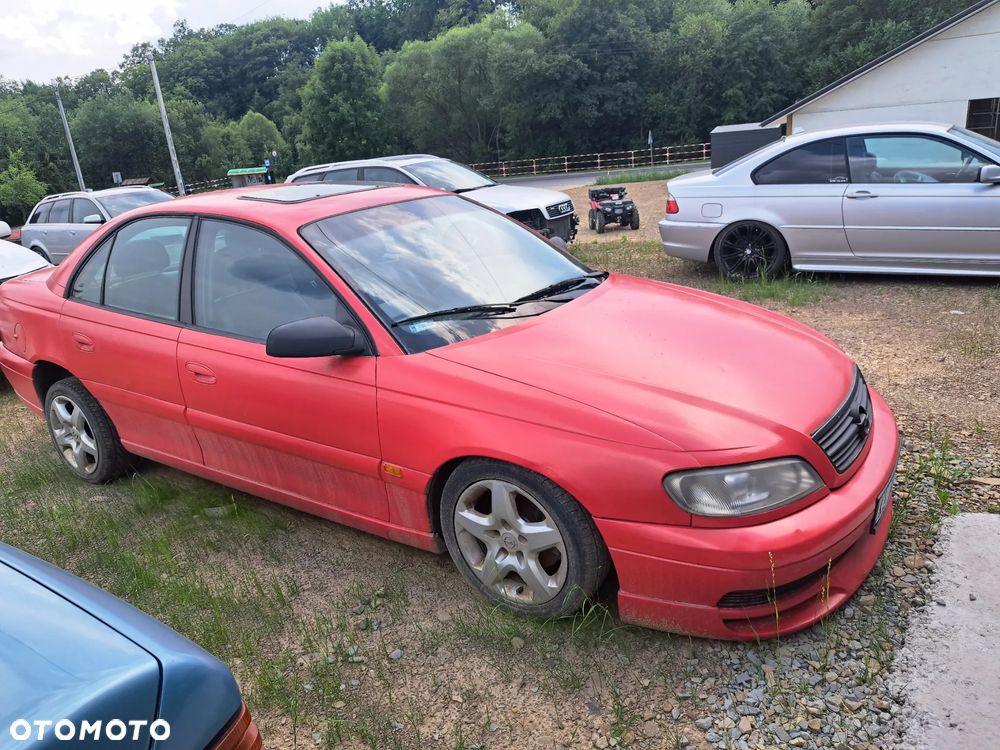 Opel Omega 2.2 Elegance - 2