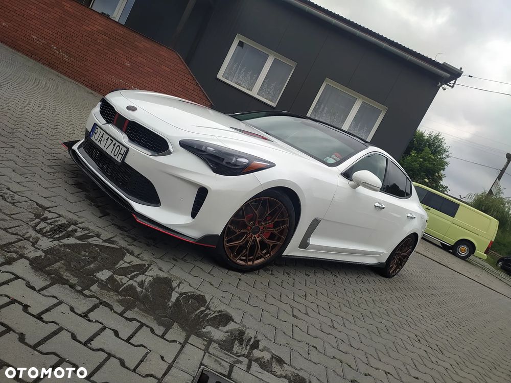 Kia Stinger 2.0 T-GDI GT Line - 1