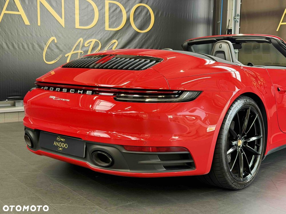 Porsche 911 Carrera - 28