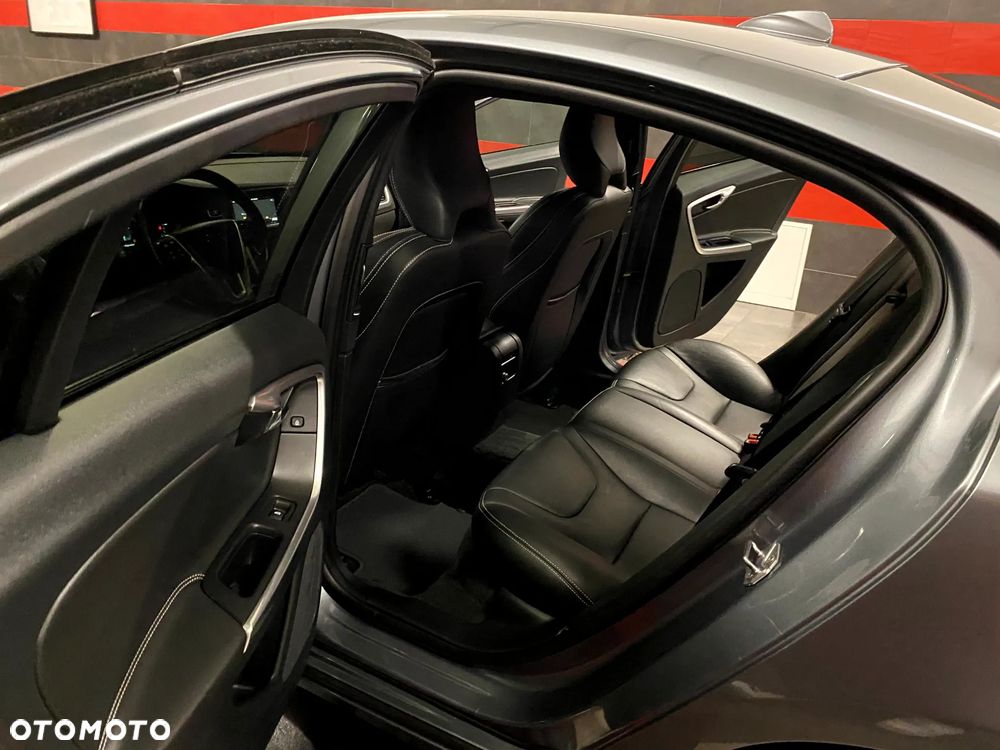 Volvo S60 D4 Drive-E R-Design Momentum - 19