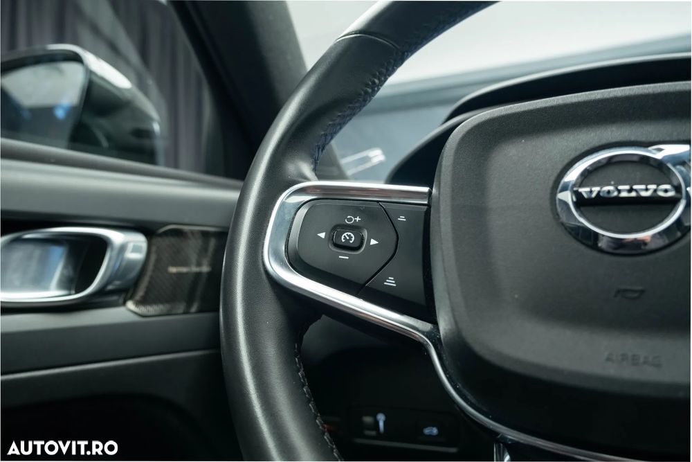 Volvo XC 40 B4 B AWD Geartronic RDesign - 33