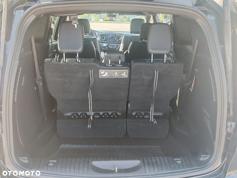 Chrysler Pacifica - 14