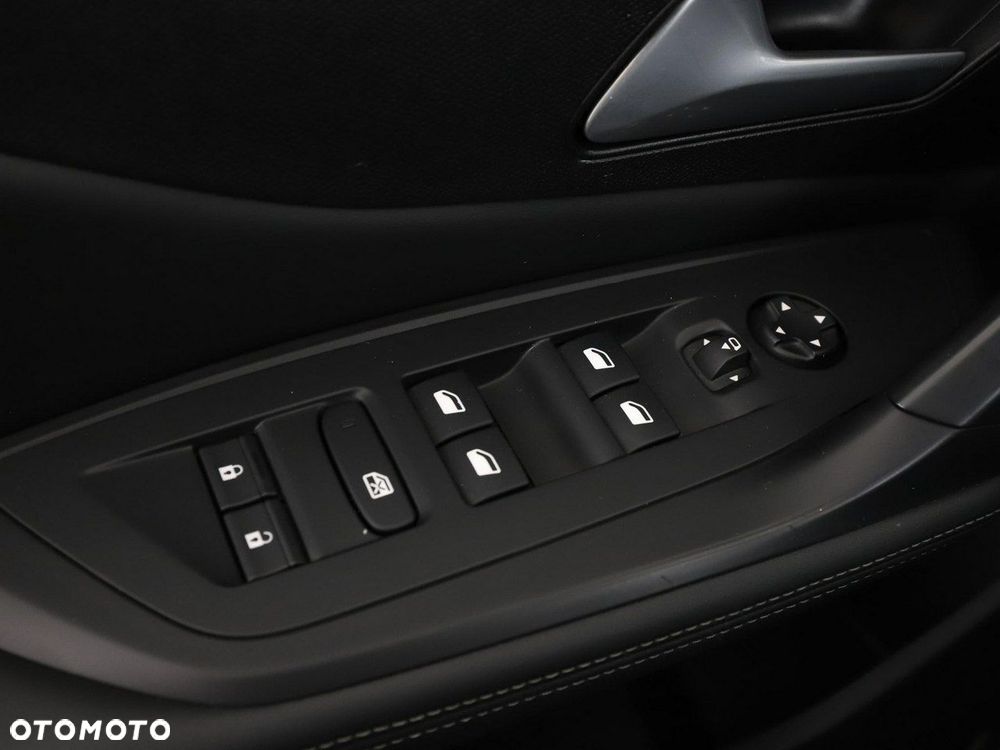 Peugeot 308 1.6 Hybrid PHEV Allure Pack EAT8 - 41