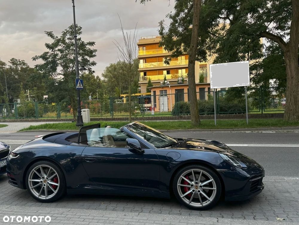 Porsche 911 Carrera Cabriolet PDK - 18