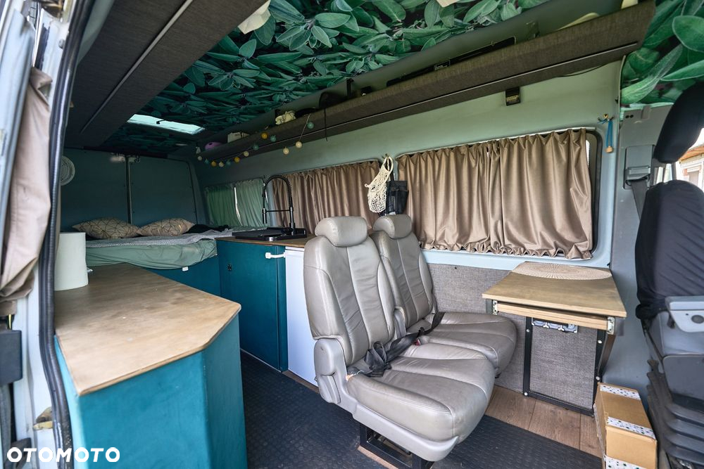 Mercedes-Benz Sprinter - 32