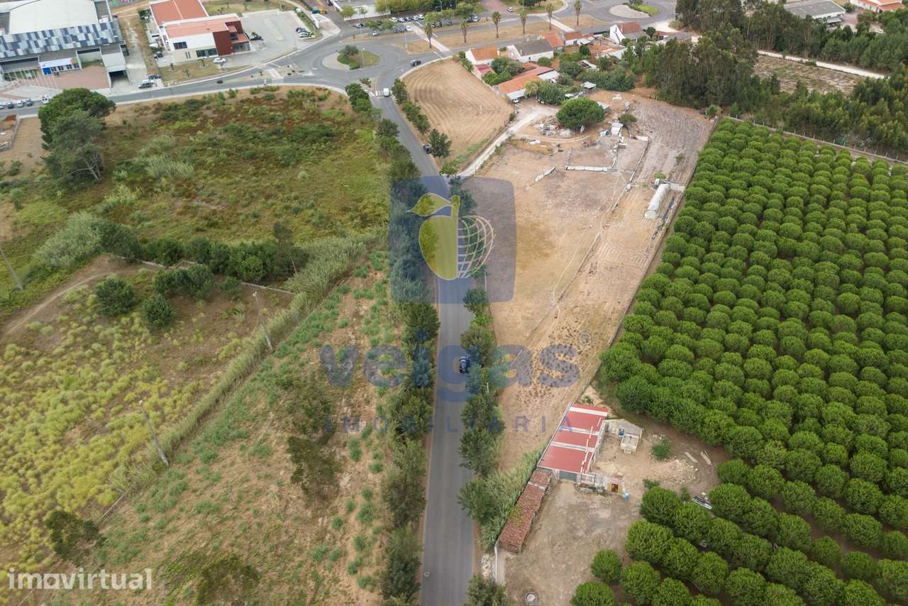 Terreno para Construção de Imóvel Comercial ou de Habitação para 32 fo - Grande imagem: 4/16