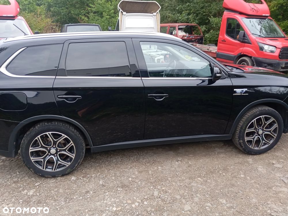 Mitsubishi Outlander Intense + - 8