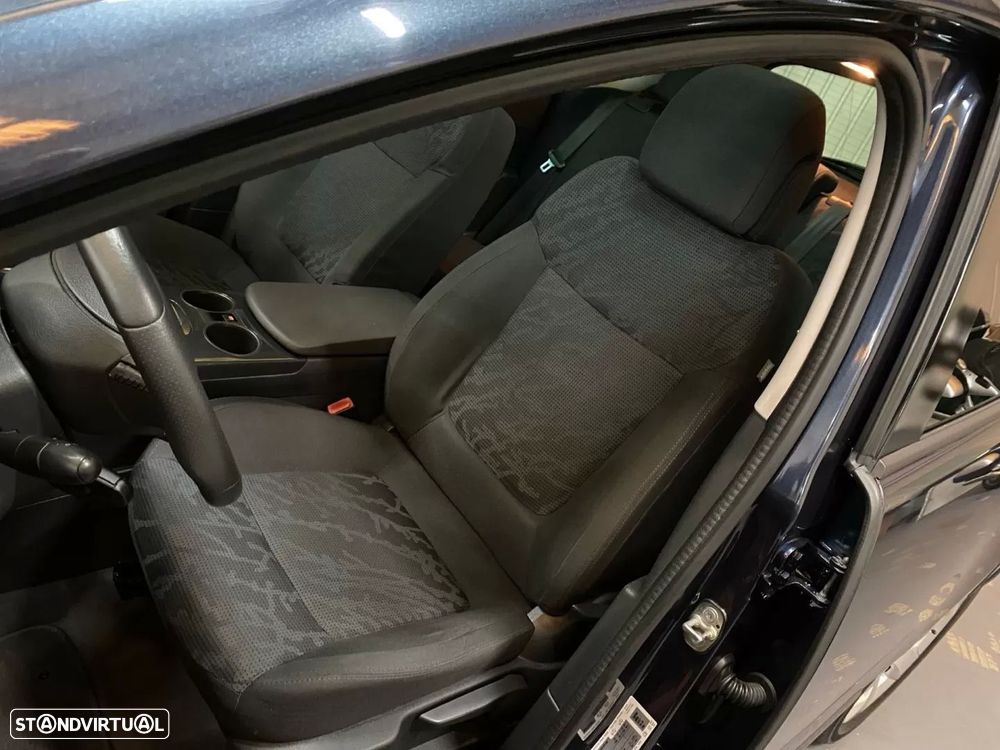 Peugeot 3008 1.6 HDi Allure - 16