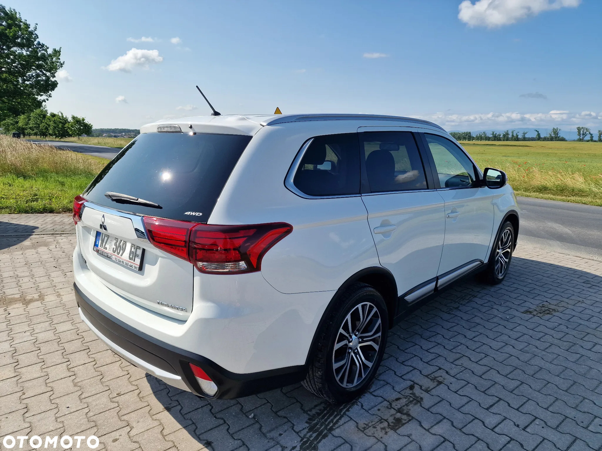 Mitsubishi Outlander 2.2 DID Intense + 4WD - 9