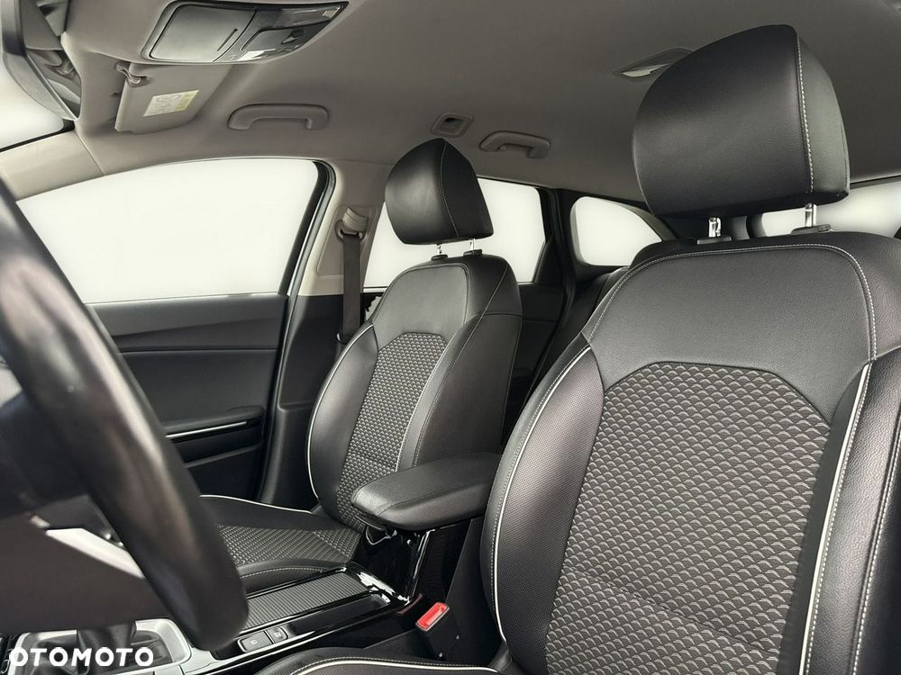 Kia Ceed - 12