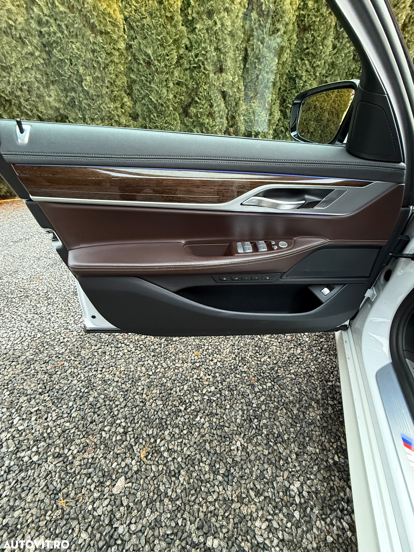 BMW Seria 7 740d xDrive - 25