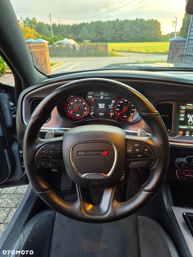 Dodge Charger 5.7 R/T - 12