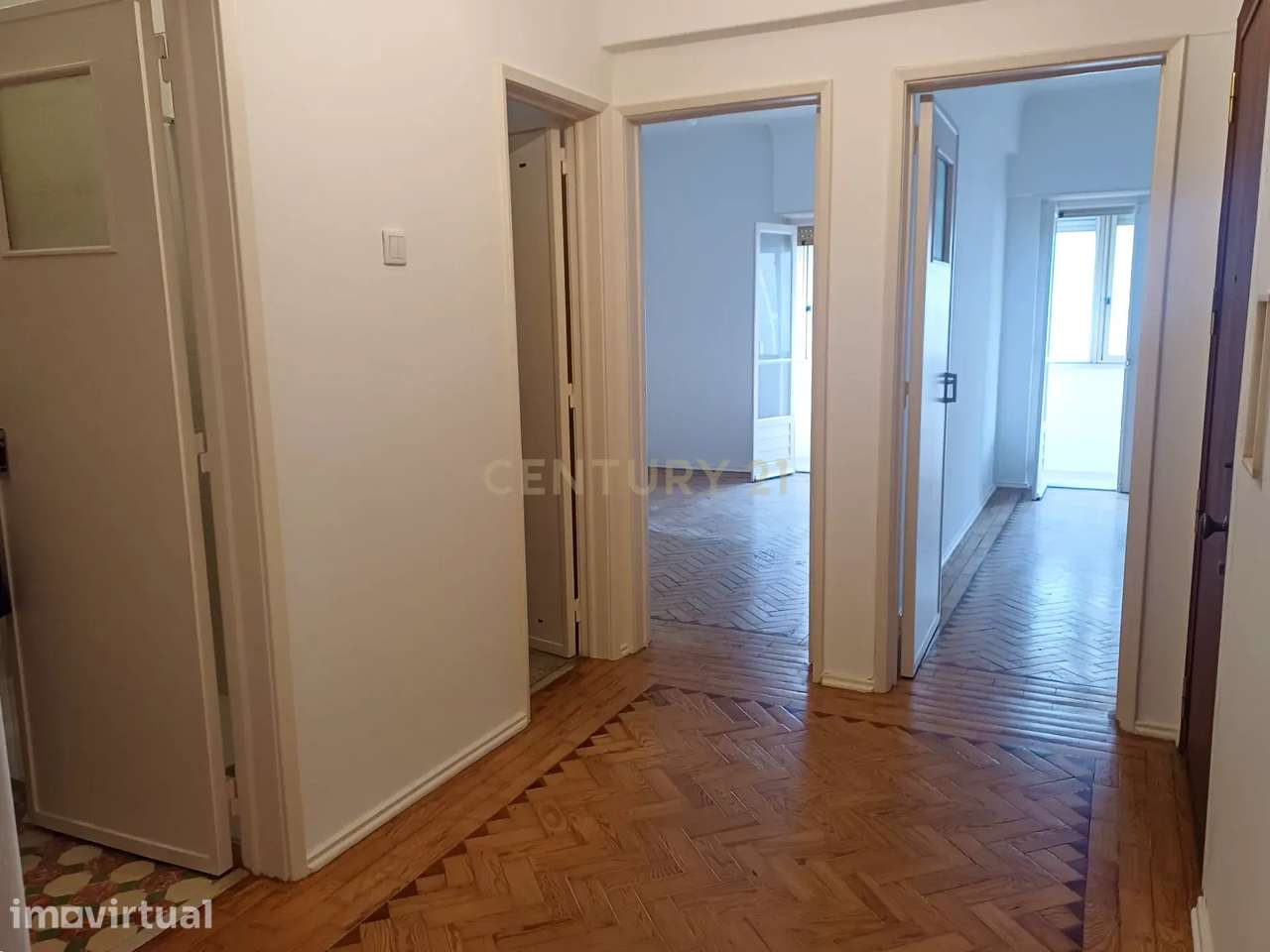 Apartamento T2, recentemente renovado, localizado na Ameixoeira/ Lumia - Grande imagem: 3/17