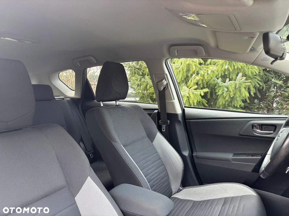Toyota Auris - 23