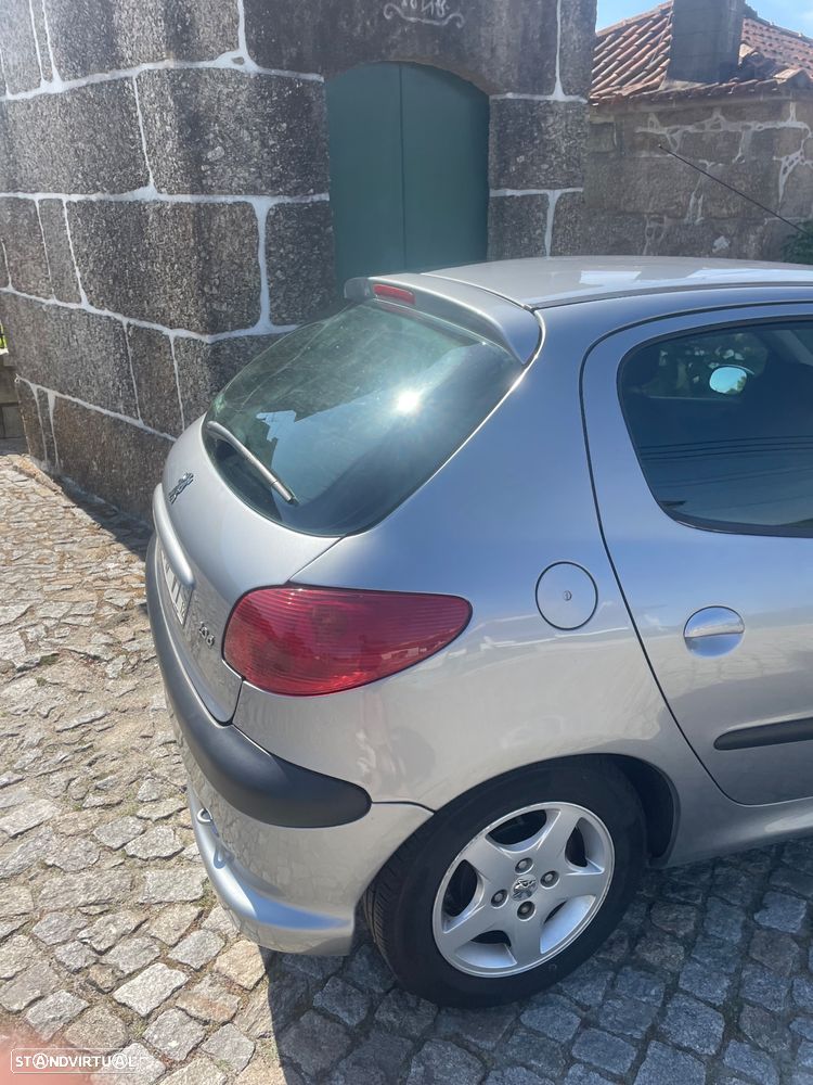 Peugeot 206 1.1 Color Line - 11