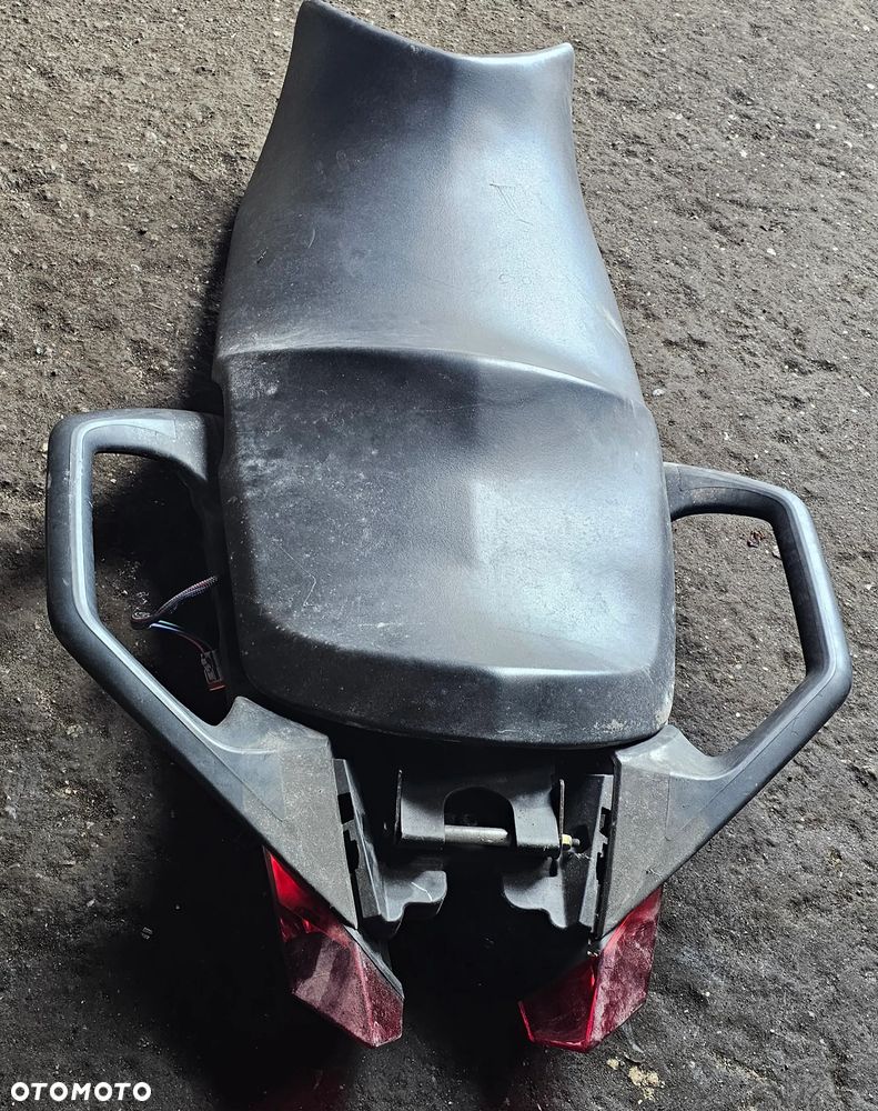 Siedzenie fotel uchwyt pasażera rączki stelaż lampa Can Am Spyder RS Rotax 990 12r. - 1