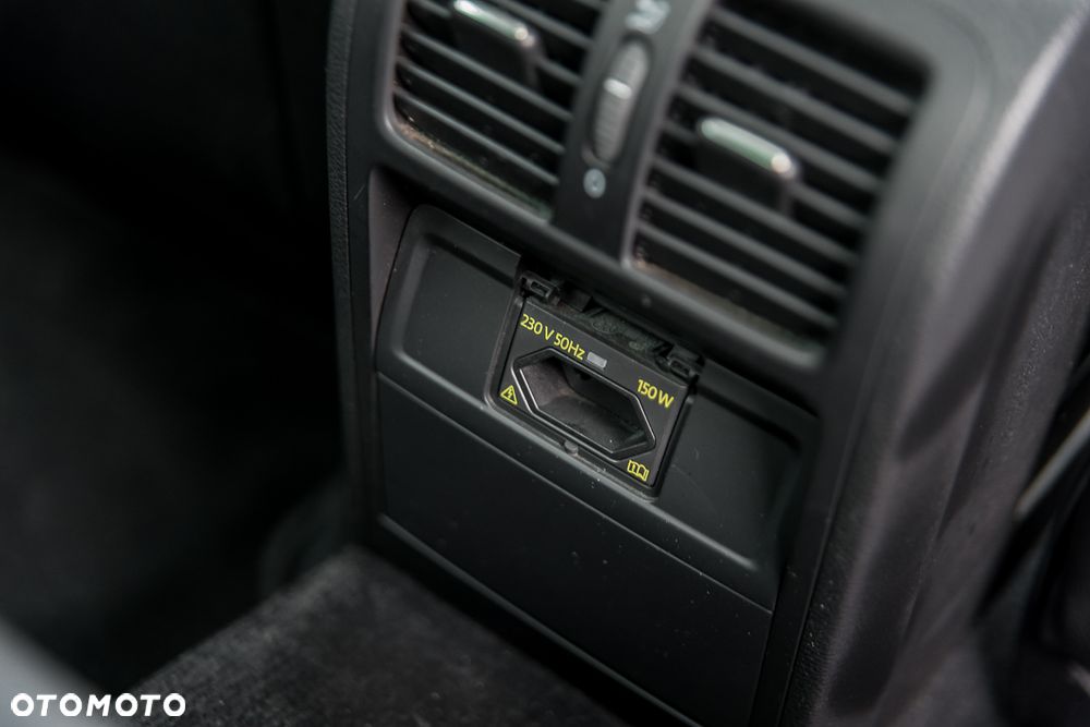 Volkswagen Passat CC - 36